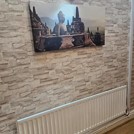 Go Big ! Entire Cozy House For Max 8 People Near City Center-2